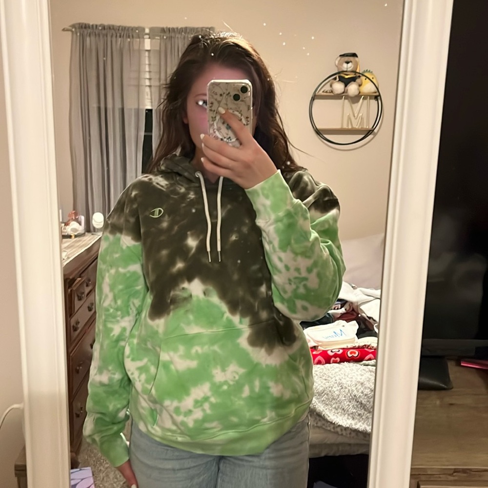 BRAND NEW champion hoodie! Super comfy and cute